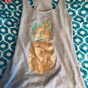 Tank with pineapple